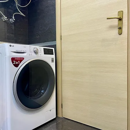 Apartment E's Tirana