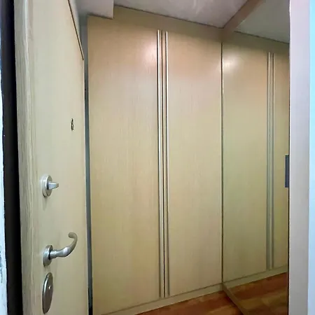 Apartman E's Tirana