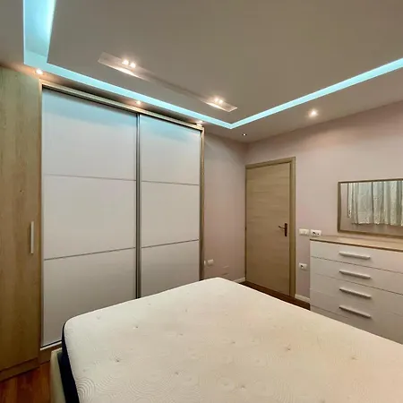 E's Apartman *